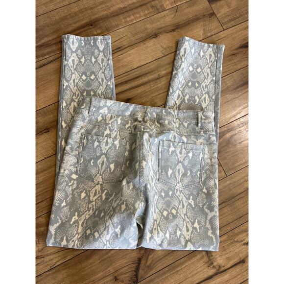 I. McLaughlin size 10 womens snake skin print jeans pants - Picture 3 of 5